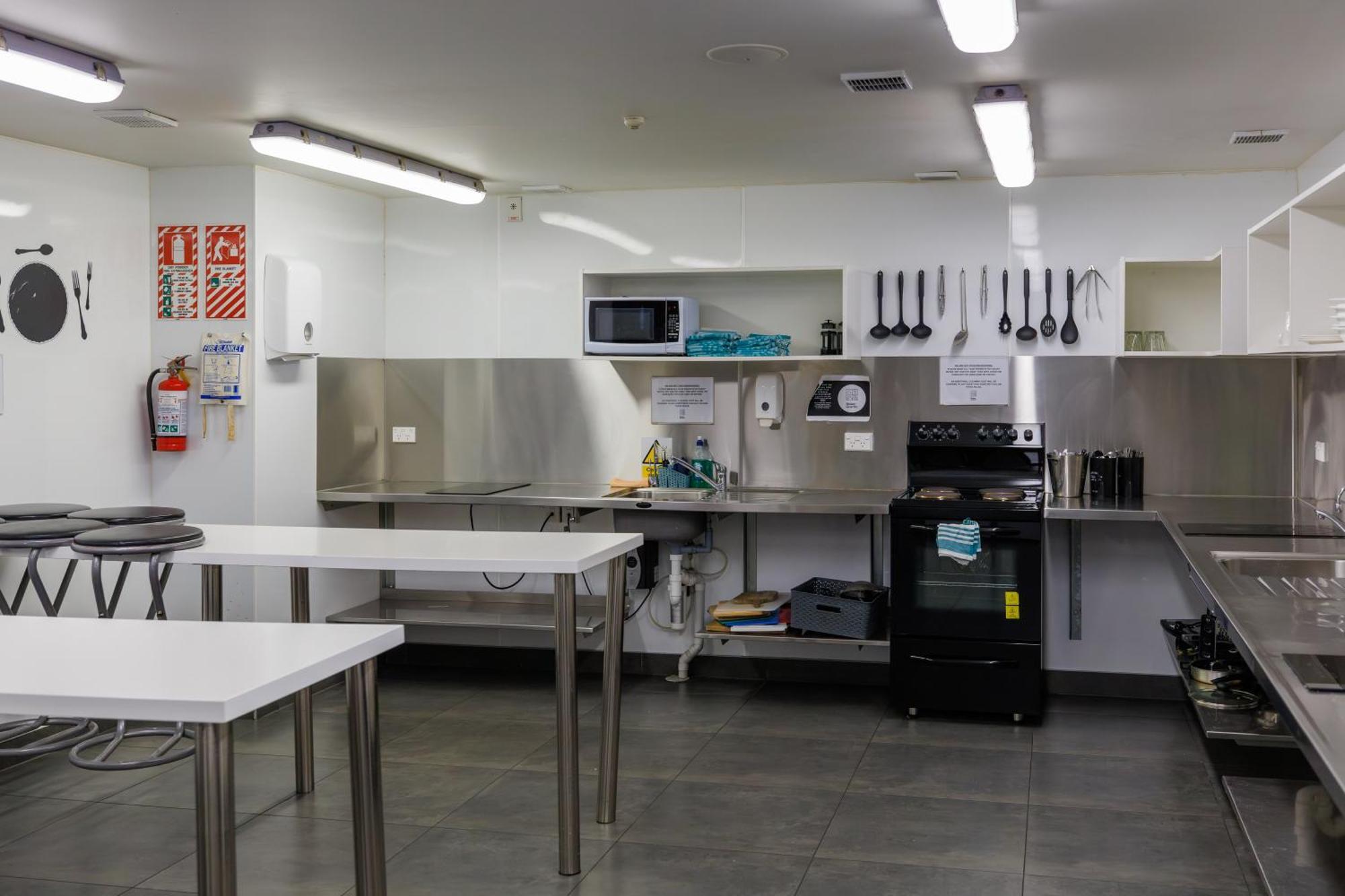The Bealey Quarter Motel Christchurch Ngoại thất bức ảnh The kitchen at the station